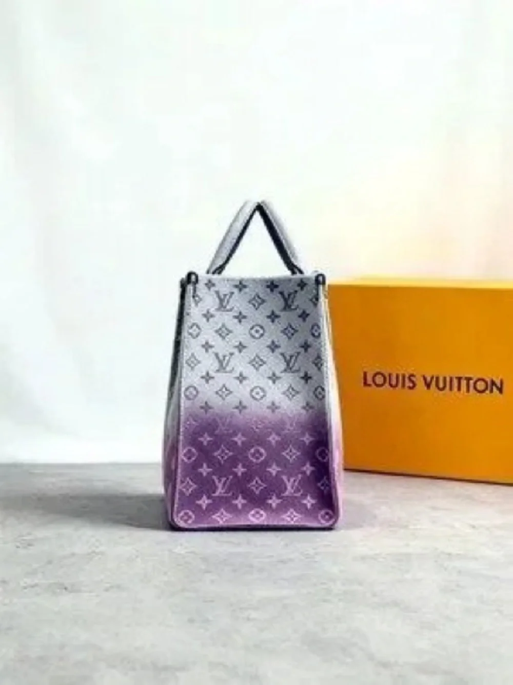 Louis Vuitton Onthego GM Monogram Gradient Pink